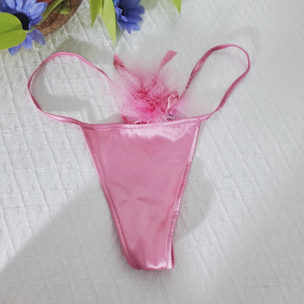 LA SENZA Special Edition Bunnybum Bubblegum Pink Satin Pompom Thong